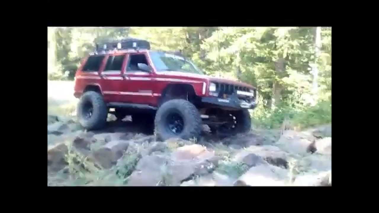 Jeep XJ Cherokee Rock Crawling in Oregon