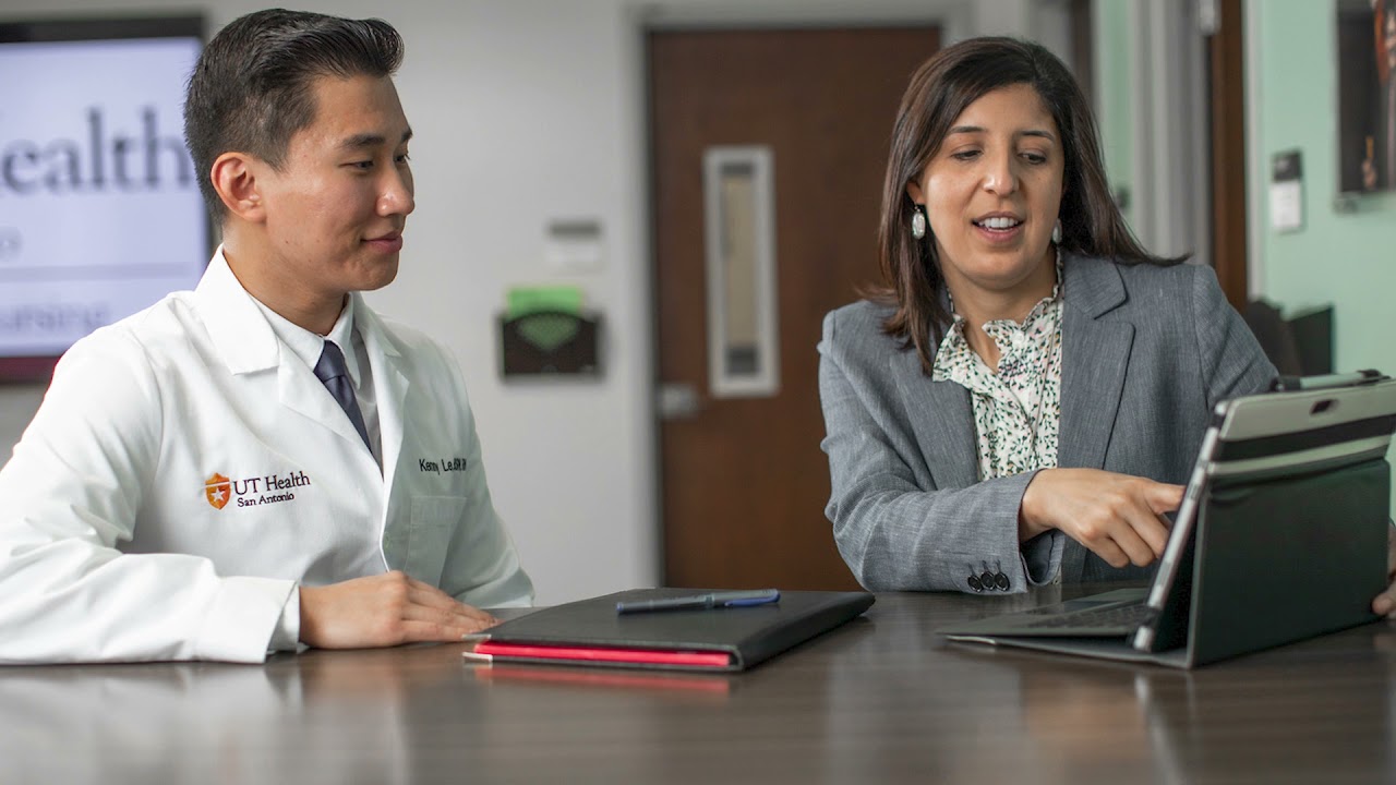 What is the role of Psychiatric Mental Health Nurse Practitioners?