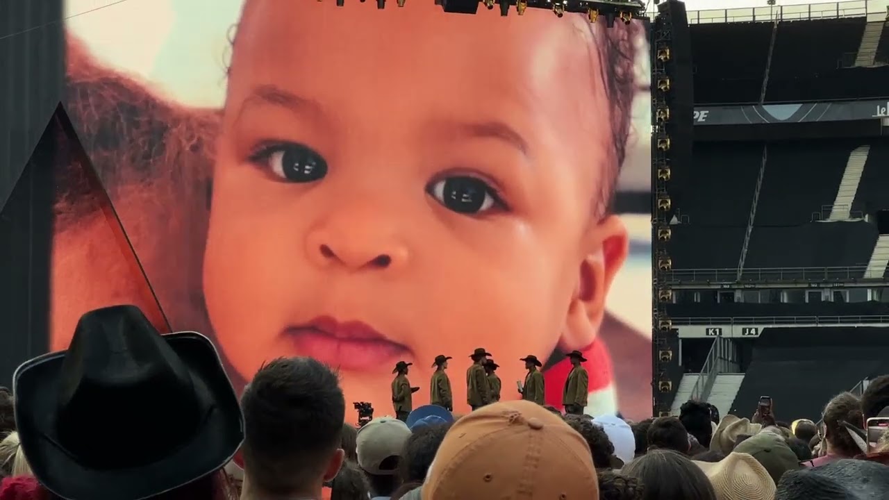 250622 Beyonc&eacute; - The First Time Ever I Saw Your Face | Live Cowboy Carter Tour 2025 Night 3 in Paris