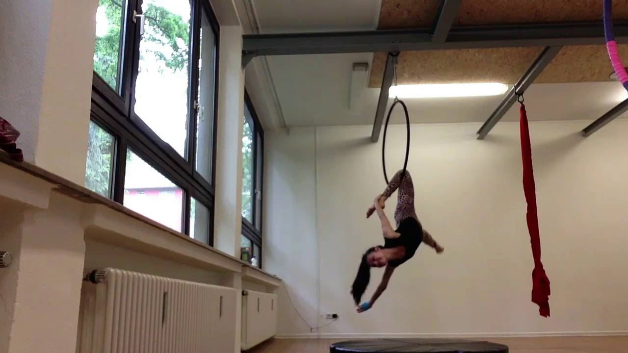 Aerial Hoop Drops & Dinamic Tricks