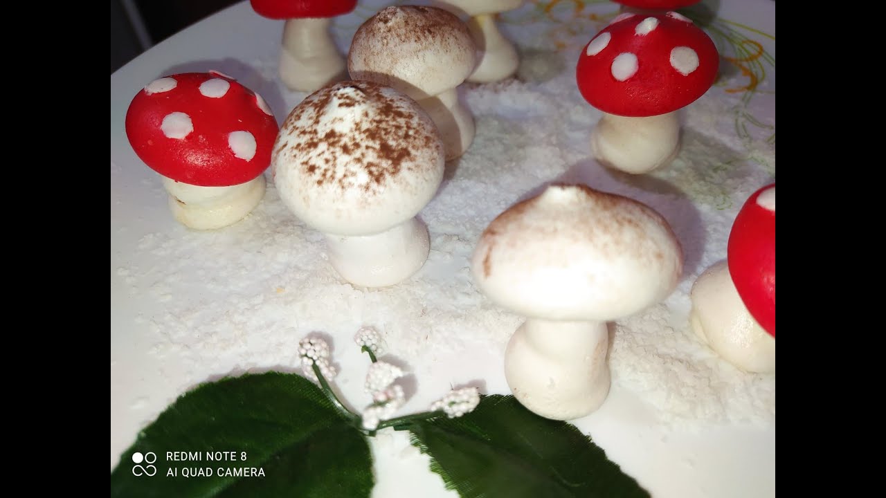 MERINGUES CHAMPIGNONS