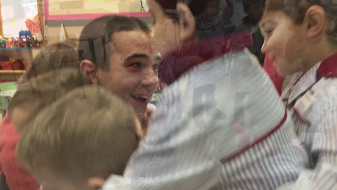 Vídeo FELIZ NAVIDAD Colegio Blanca de Castilla de Palencia