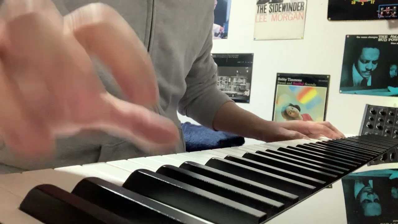 Piano improvisation No.10395