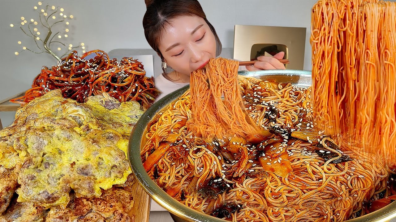 ASMR 새벽에 먹는 김치말이비빔국수 육전 리얼먹방 :) Spicy noodles with kimchi, beef fritter MUKBANG