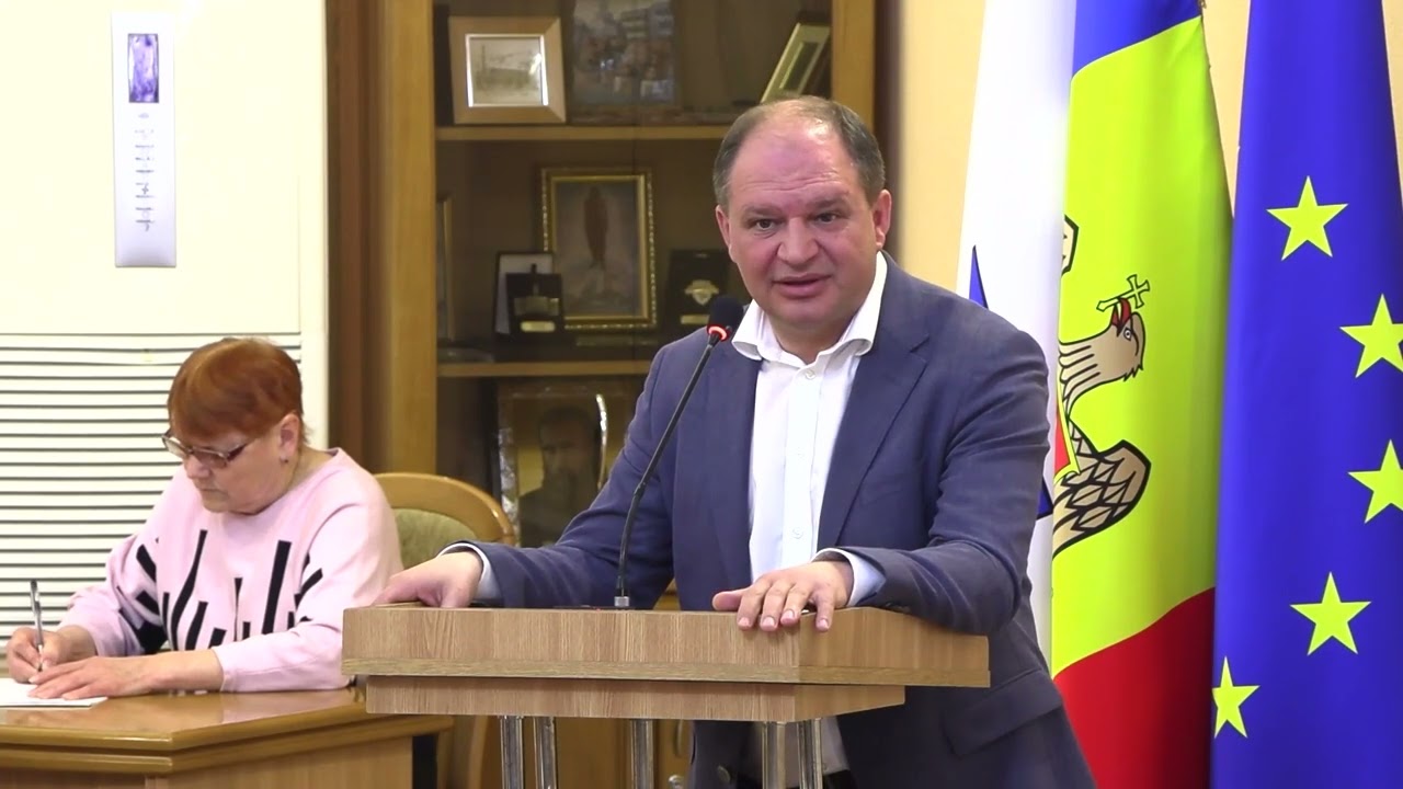 4 luni de zile, chiar 5 se fac în curând de când ședința Consiliului Municipal Chișinău este blocată