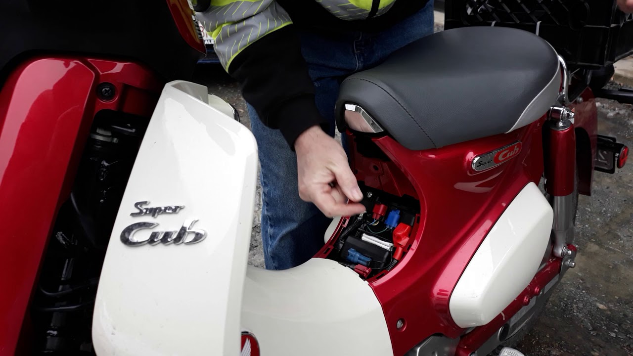 jump-starting Honda Super Cub (dead battery)