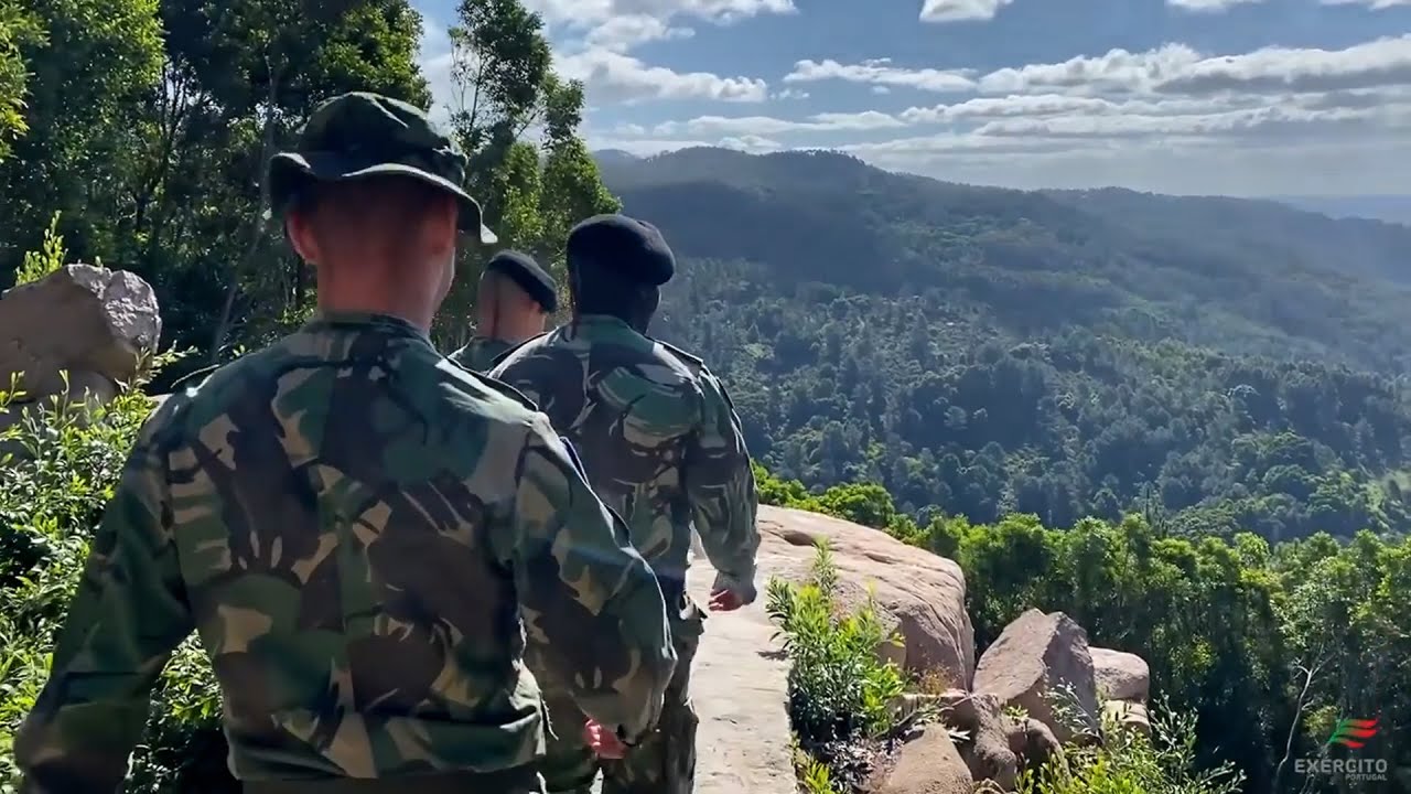 Regimento de Artilharia Antia&eacute;rea N.&ordm; 1 patrulha a Serra de Sintra