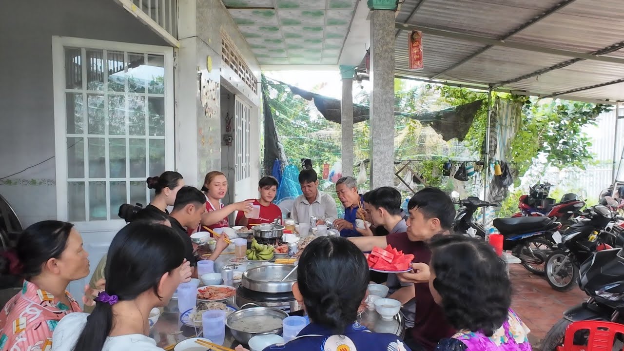 Bữa Tiệc Đột Xuất Nhà Chị Sang Rất Nhiều Tin Vui và Lần Đầu Tiên Đông Đủ Các Thành Viên