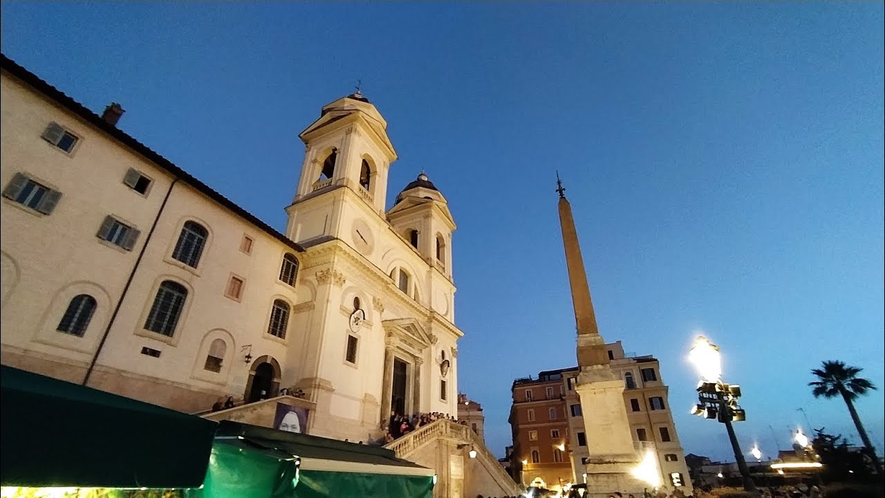 Chiesa della Santissima Trinità dei Monti e Obelisco Sallustiano (Rione Campo Marzio).