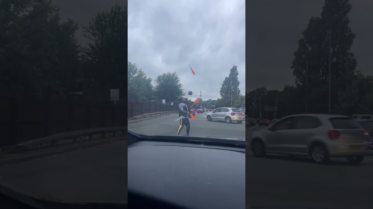 GUY JUGGLING ON THE MIDDLE OF A406 #a406 #london #juggle #jokes #skill #film #reels #fyp #funny