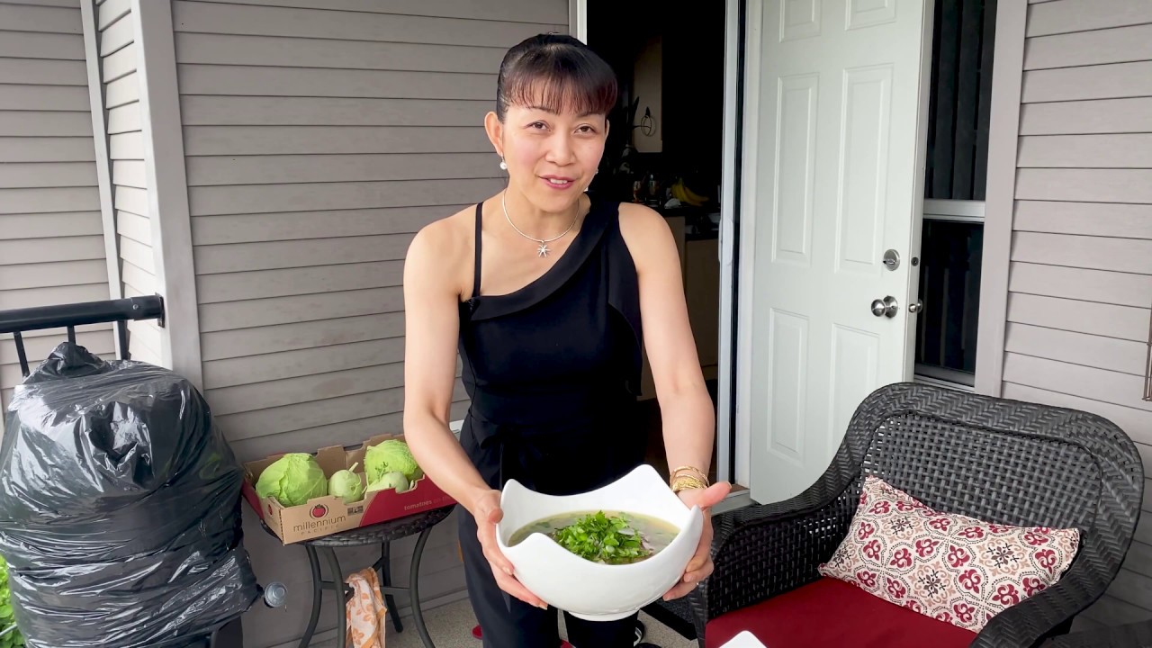 Hái rau tươi ngoài vườn vào ăn phở mới nấu ngon bá chấy 🇨🇦609》 Tout Le Monde - Cuộc Sống Canada