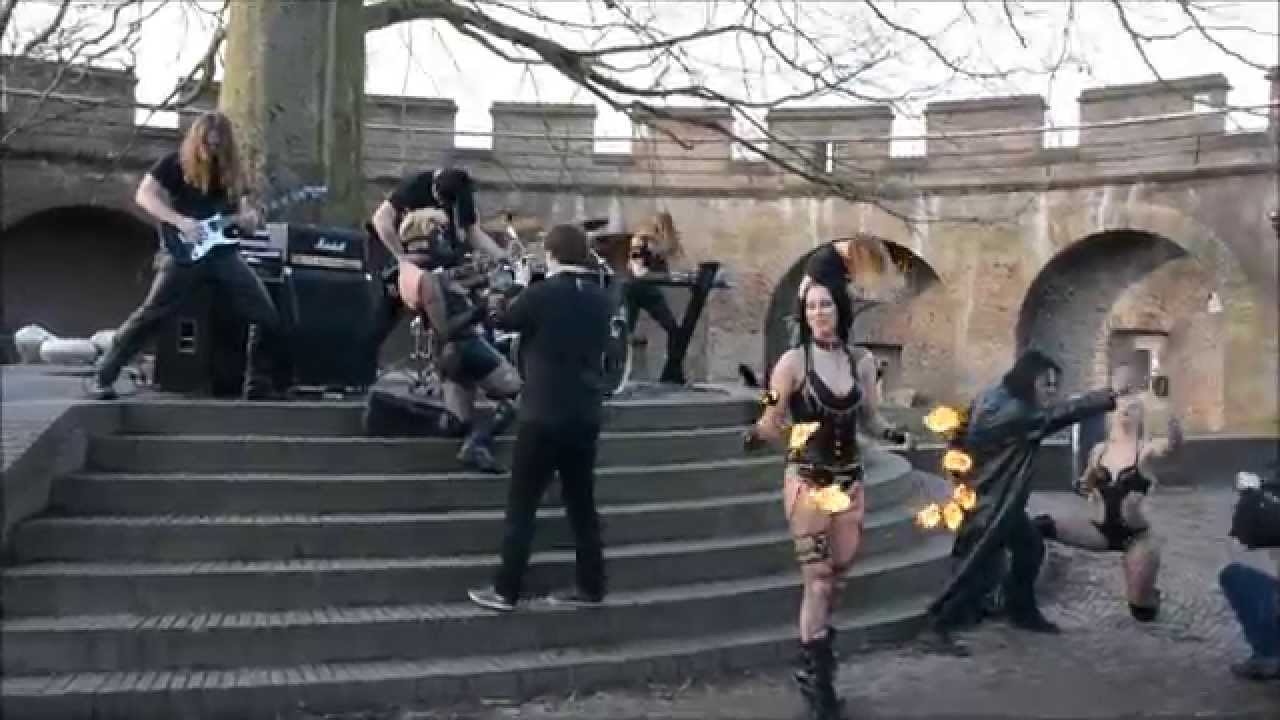 Lente, campagne op de markt en opnames van Nymeria op de Burcht in Leiden   www leidseglibber nl