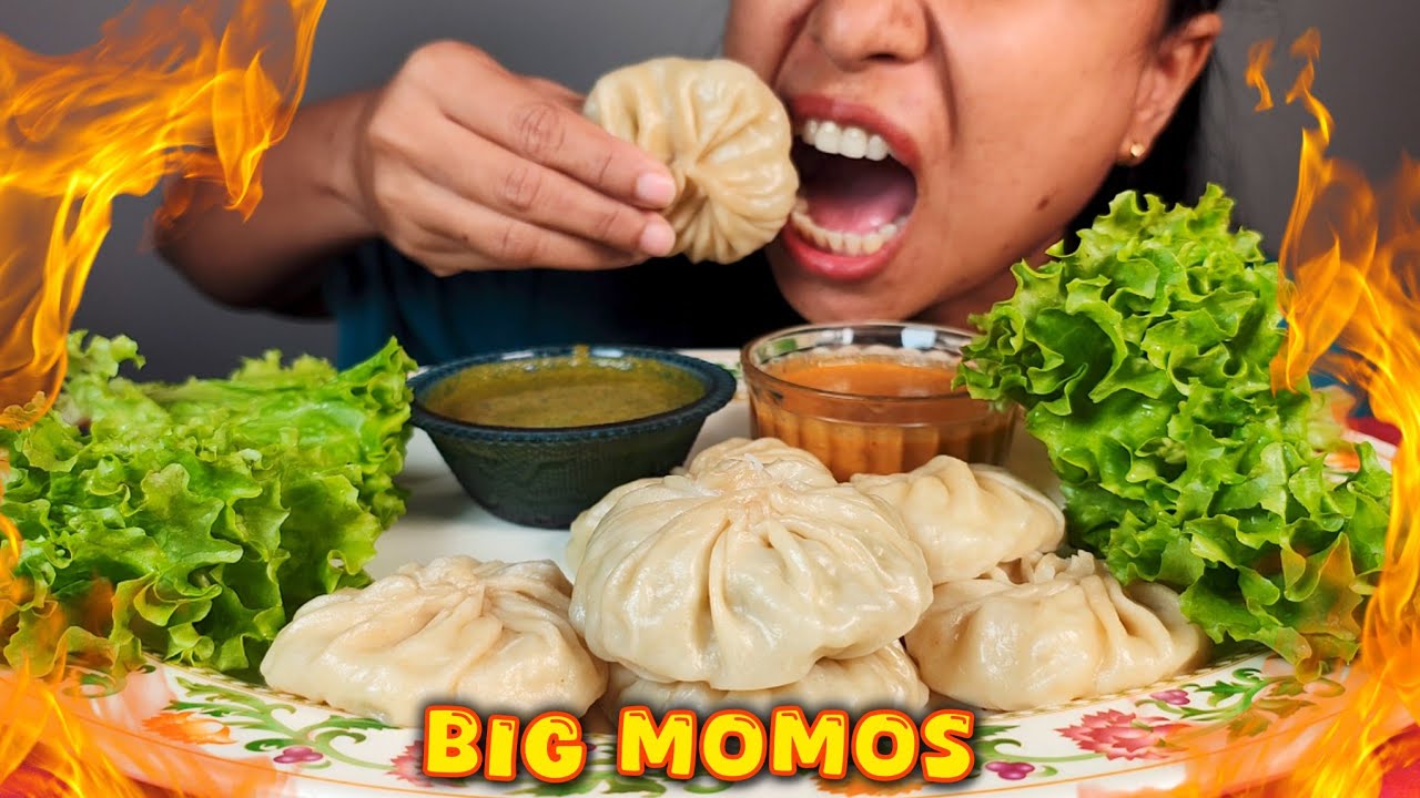BIG MOMOS | EATING VEG MOMO WITH SPICY CHUTNEY | MUKBANG