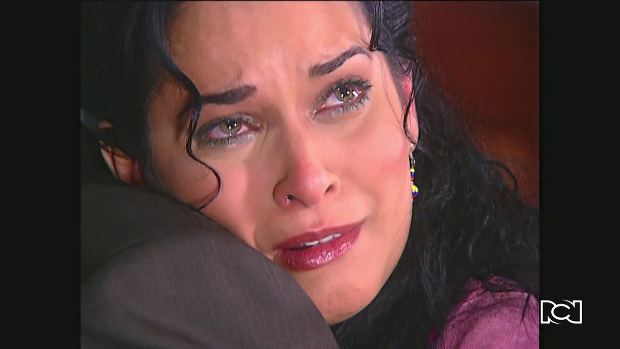 Yoli le confiesa a Beto cómo se enamoró de él | Los Reyes