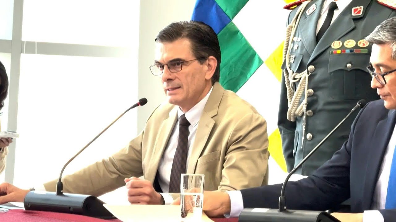 Nuevo gobierno de Bolivia plantea &ldquo;reducci&oacute;n masiva&rdquo; del gasto para enfrentar crisis | AFP