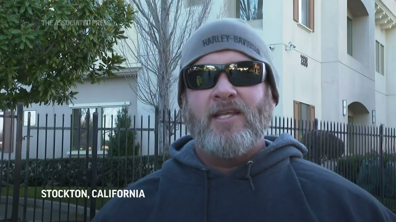 Federal jail workers protest prison management