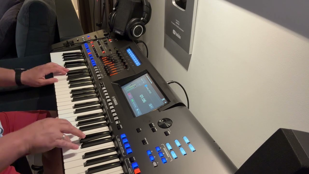 Wicked Game cover Jarek M & Yamaha Genos 2