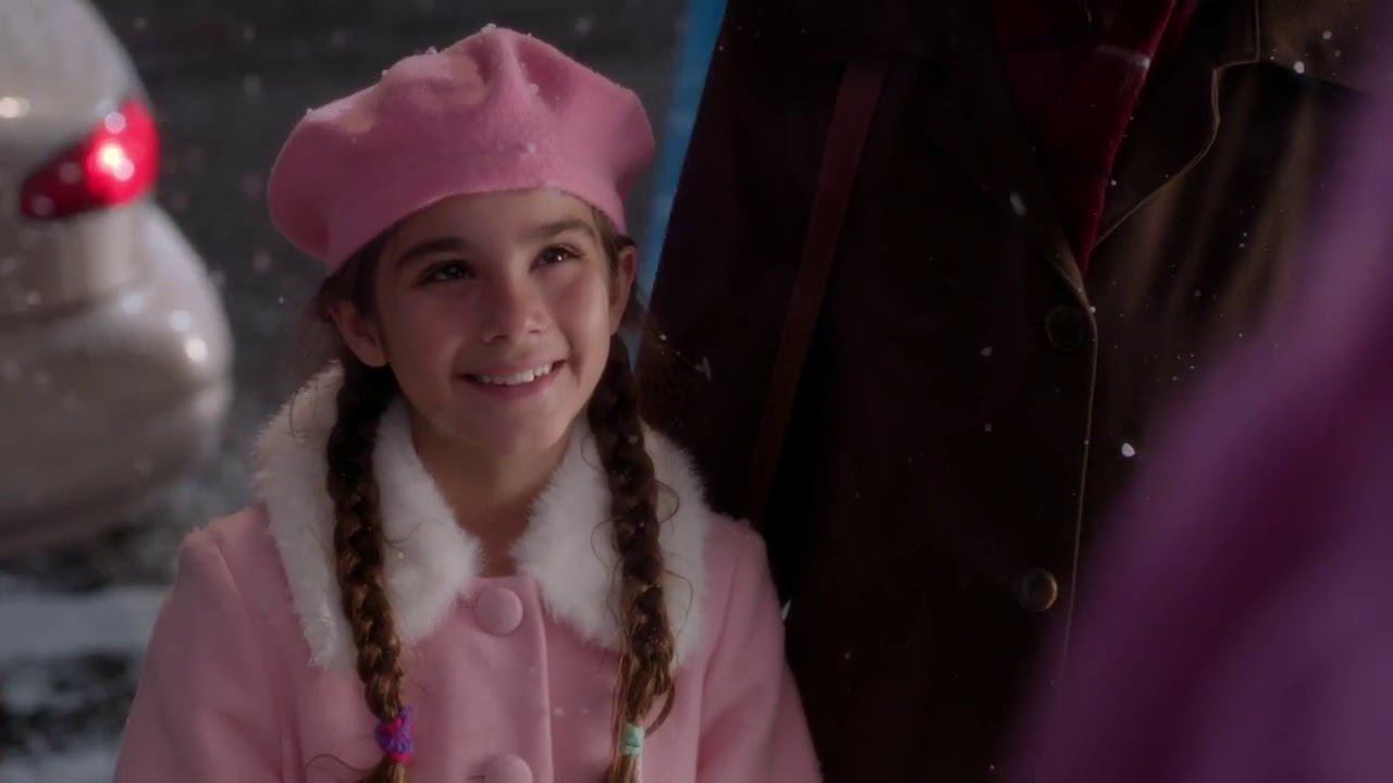 Glee - Away In A Manger full performance HD (Official Music Video)