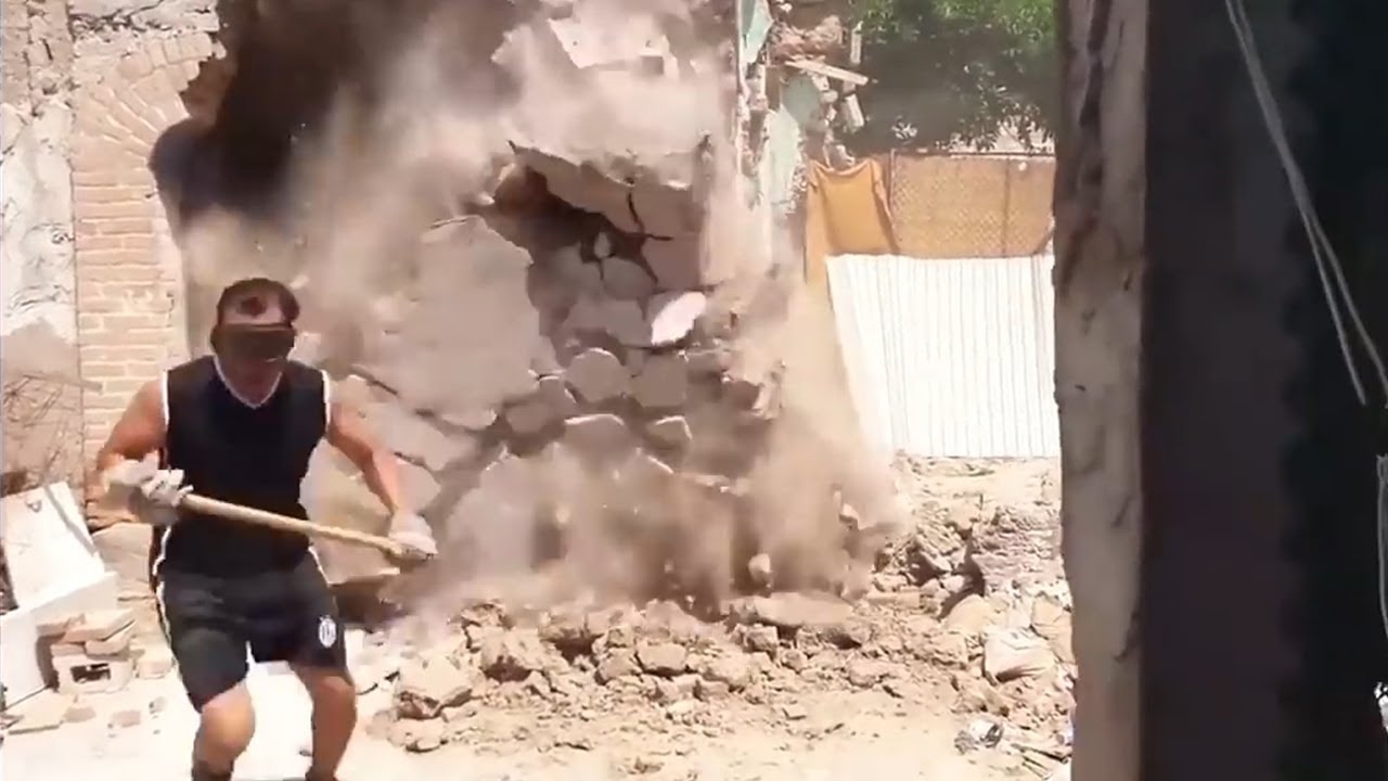 TOTAL IDIOTS AT WORK 2018!!!