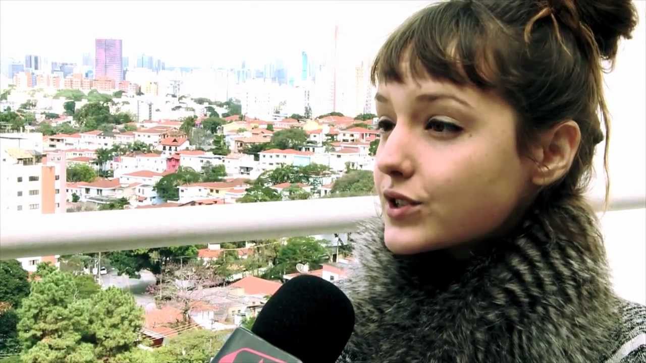 Mallu Magalhães dá palhinha de Falamansa e fala sobre composição, personagens e vulnerabilidade