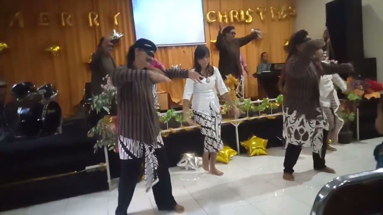 SUMENDE woman dance