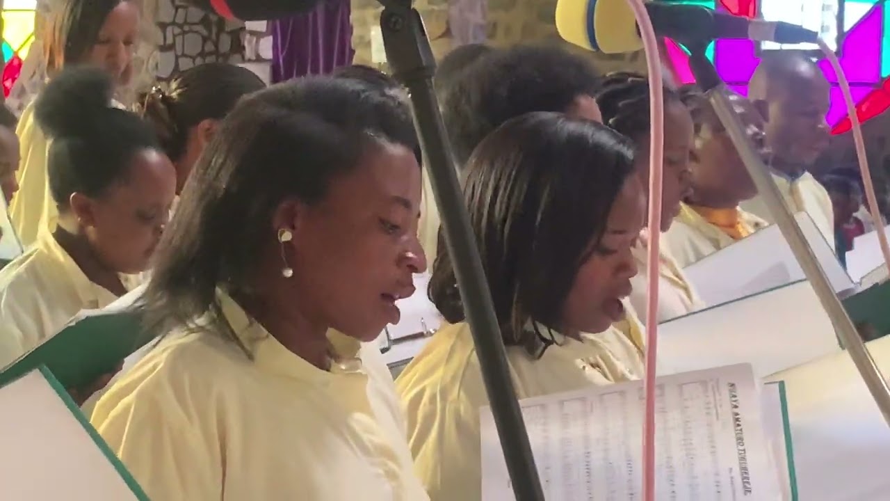 Ngaya amaturo tuguhereje by chorale saint Joseph le travailleur kibuye