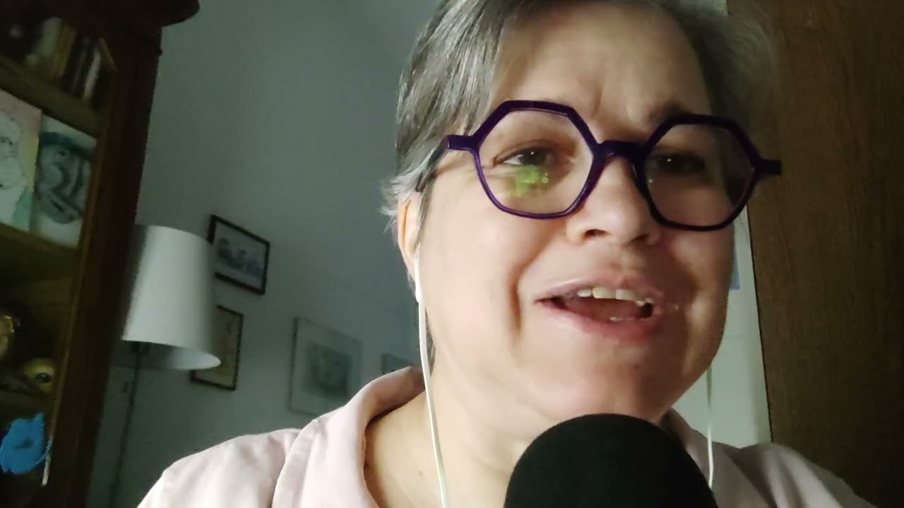 Asmr - trucco verso la telecamera per viola 