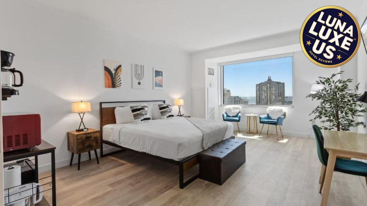 Boardwalk King Bed Retreats by CozySuites | Atlantic City (NJ), United States | Hotel Review 🏩