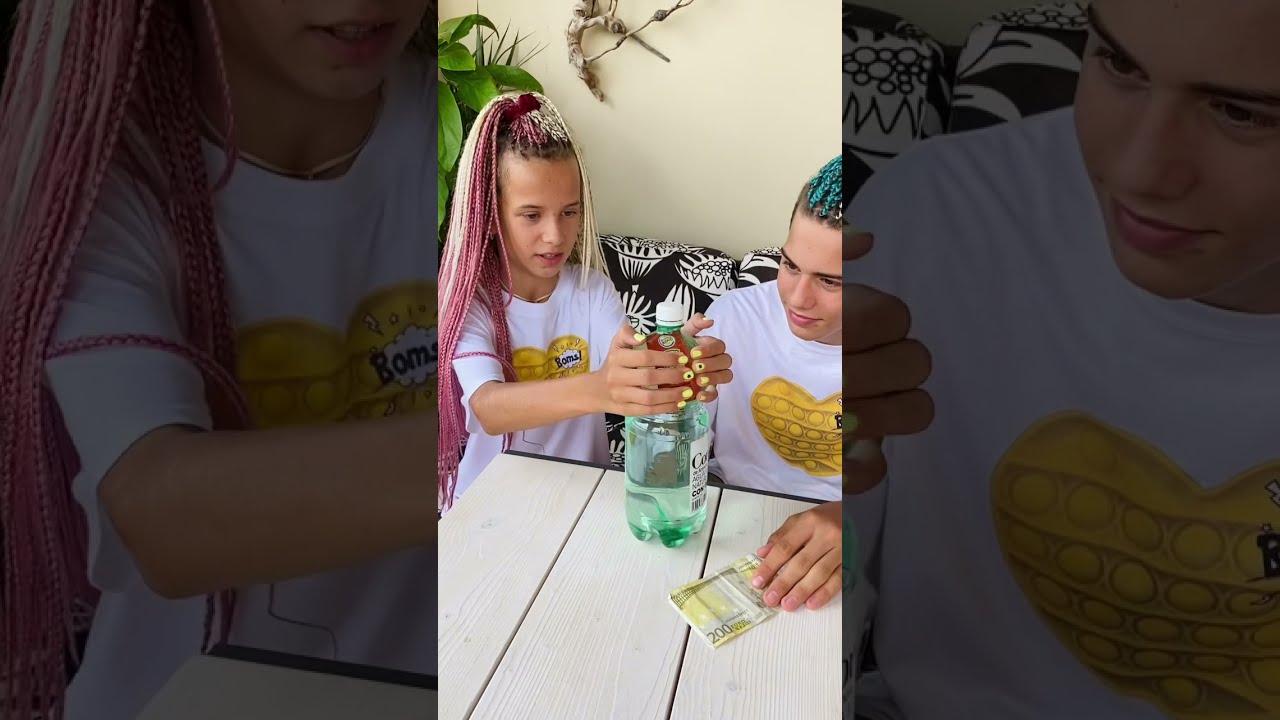 &iexcl;&iquest;Esto es Magia o un Truco con agua?! Mika Sofi reto viral 2021 #shorts