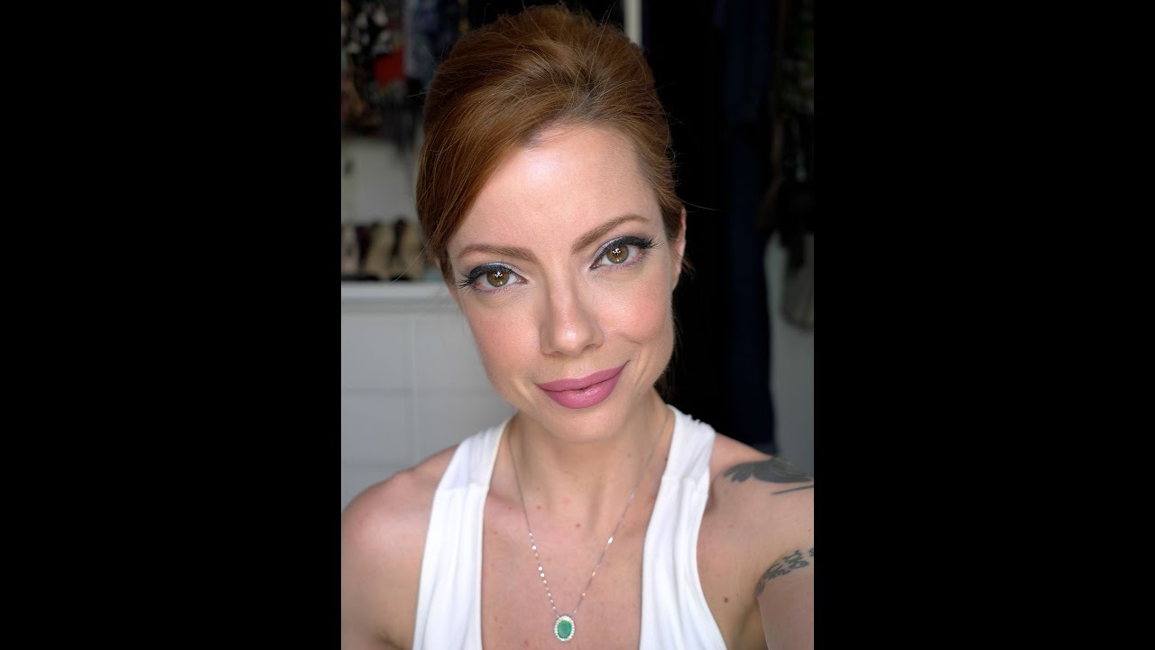 Julia Petit Passo a Passo para Renata Davies Maquiagem