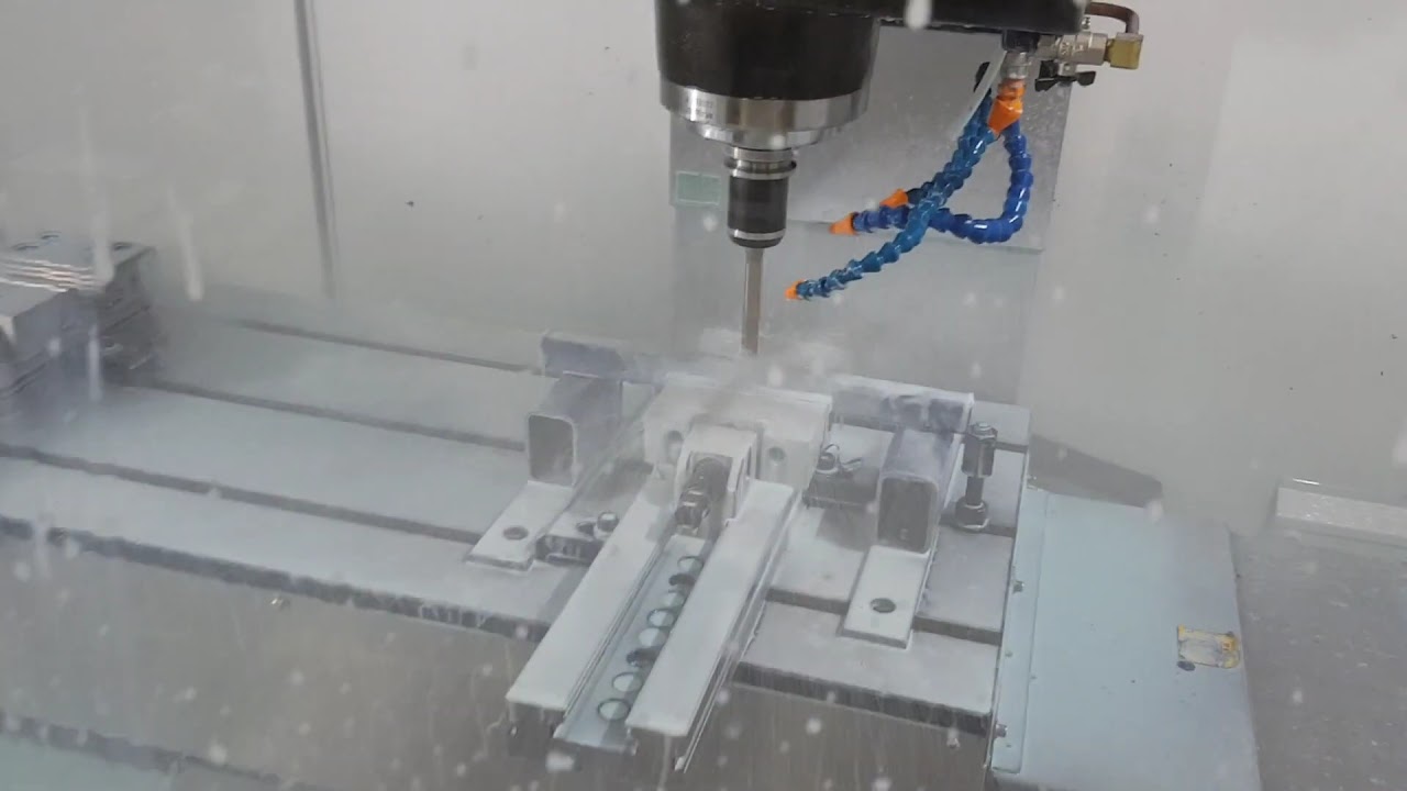 Ogis CNC Milling Machine with Automatic Tool Change and Internally Cooled Drill Bits