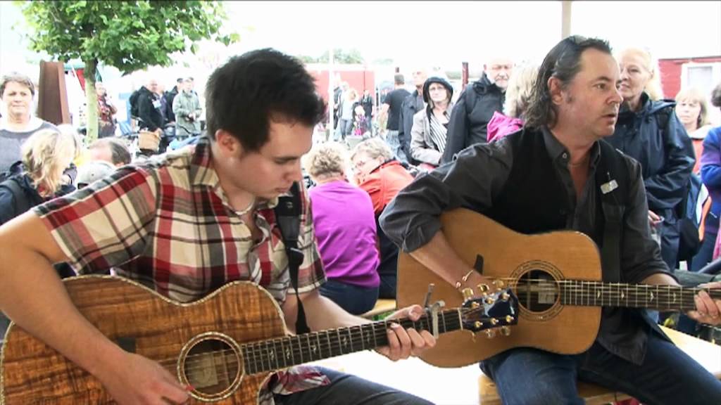 Bruce and Dylan Guthro: The purple heather, acoustic at Tønder festival