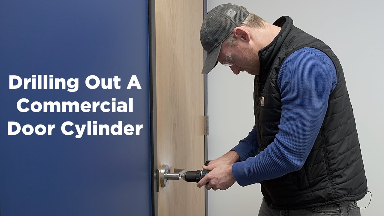 Как высверлить цилиндр для коммерческой двери