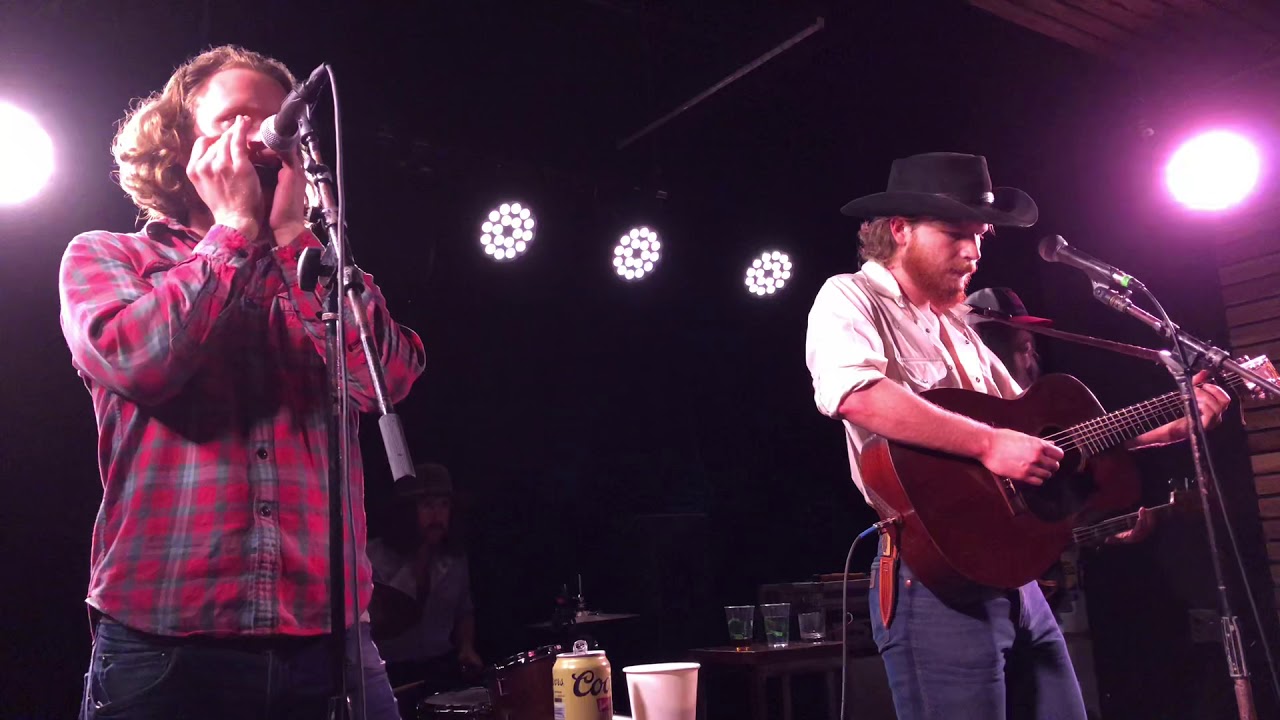 Colter Wall - Sleeping on the Blacktop