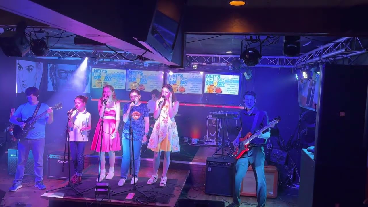 Lollipop by The Chordettes - George Brooks on Bass