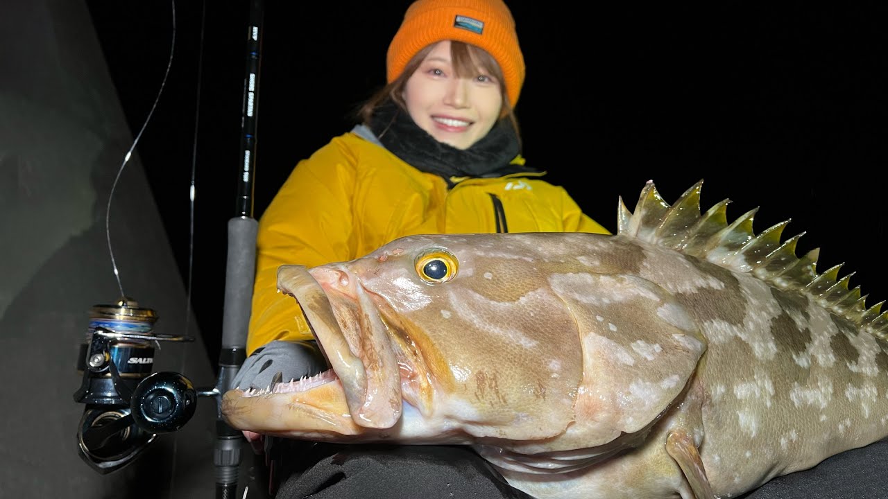 【神回】堤防の足元で嫁ッピが怪物を釣り上げた‼️しかも１投目の奇跡✨