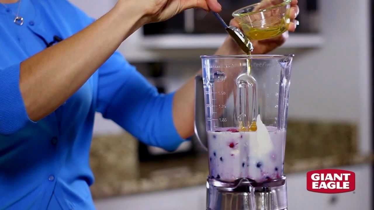 How to Make a Mixed Berry Yogurt Smoothie - Recipe | Giant Eagle