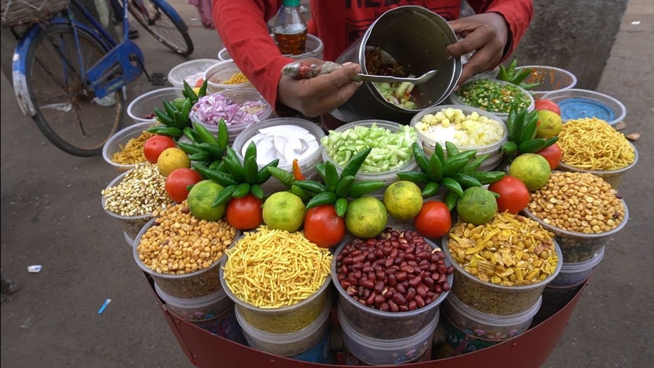 This Man Has Very Beautifully Decorated His Shop | Indian Street Food
