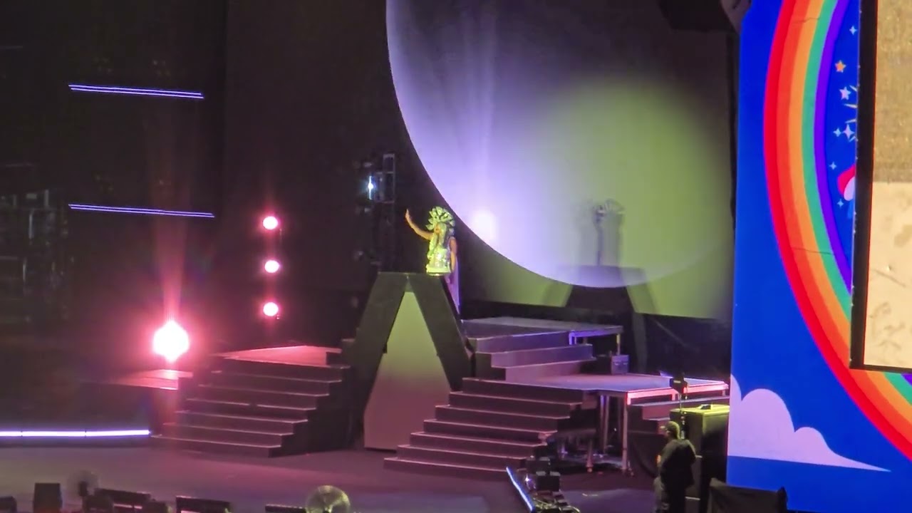 KESHA - Opening + Tik Tok - Tits Out Tour - CarnaUOL 2026 - São Paulo - Brazil (24/01/2025)