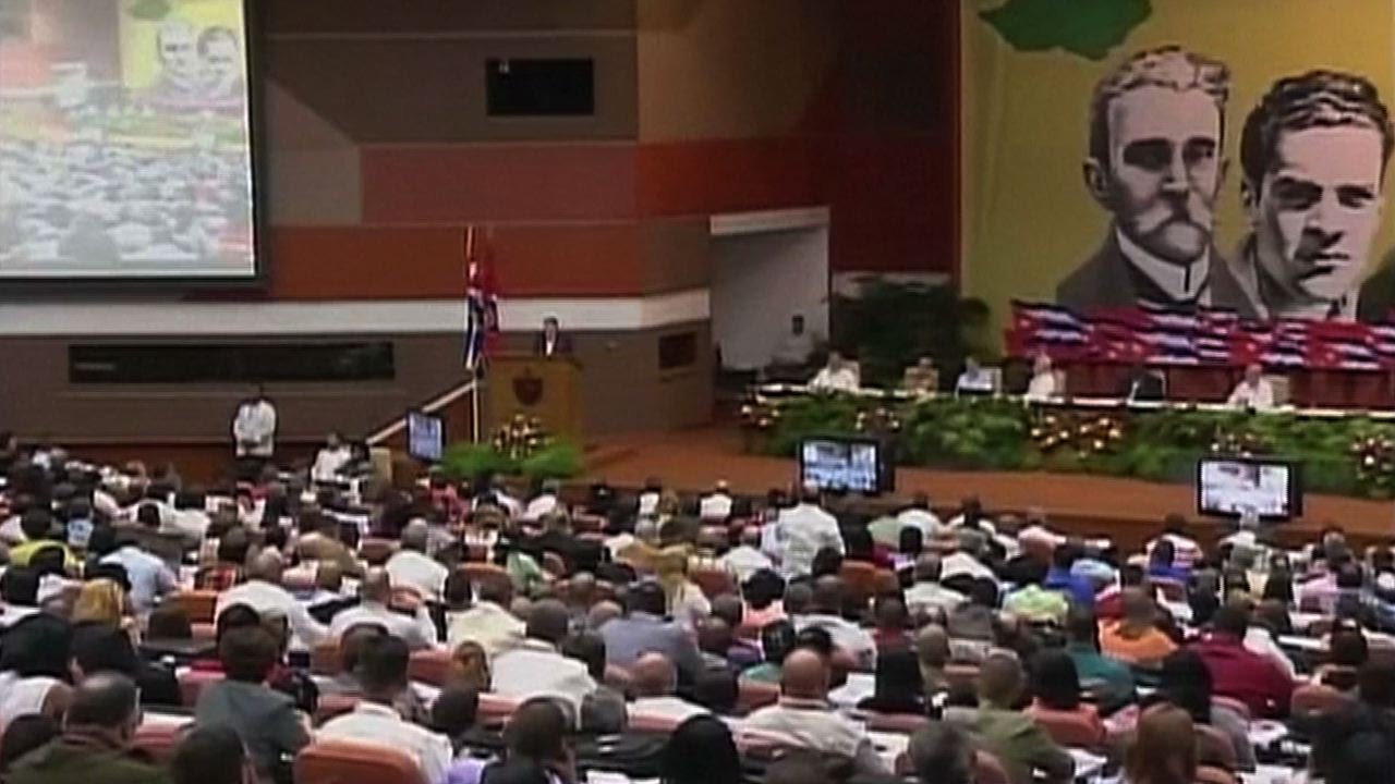 Raúl Castro ironiza sobre demócratas y republicanos de EE.UU.