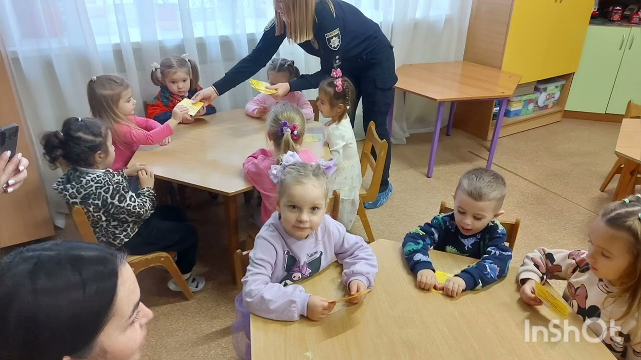 Привітання малюків Одеського ЗДО від представників поліції