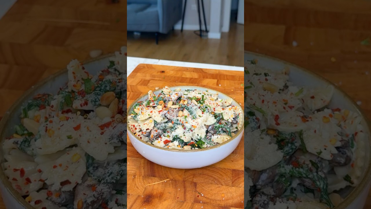 The Creamiest Spinach & Mushroom Pasta