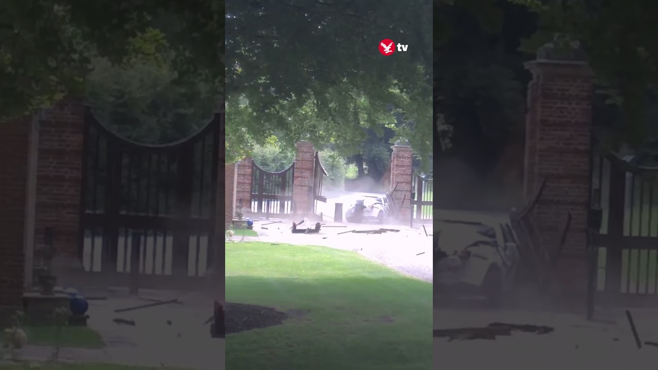 Moment drink-driver crashed into gates of prime minister&rsquo;s Chequers residence