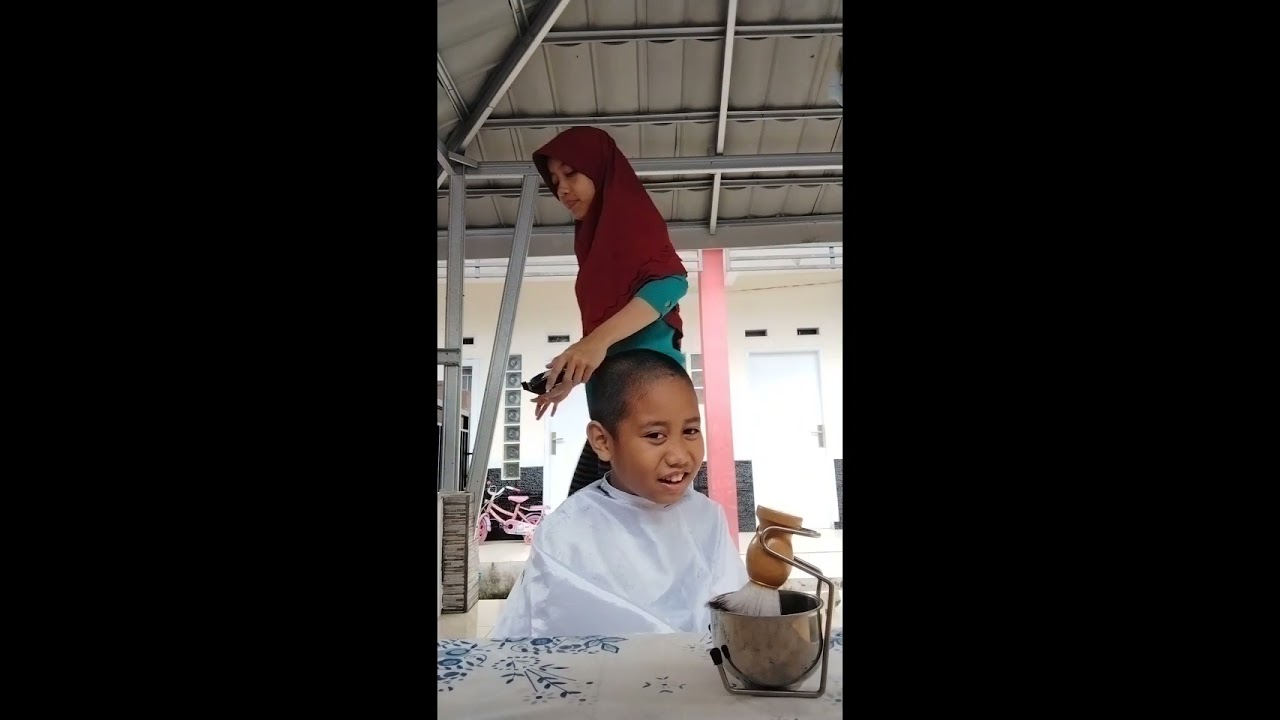 Pangkas Rambut ala Bunda