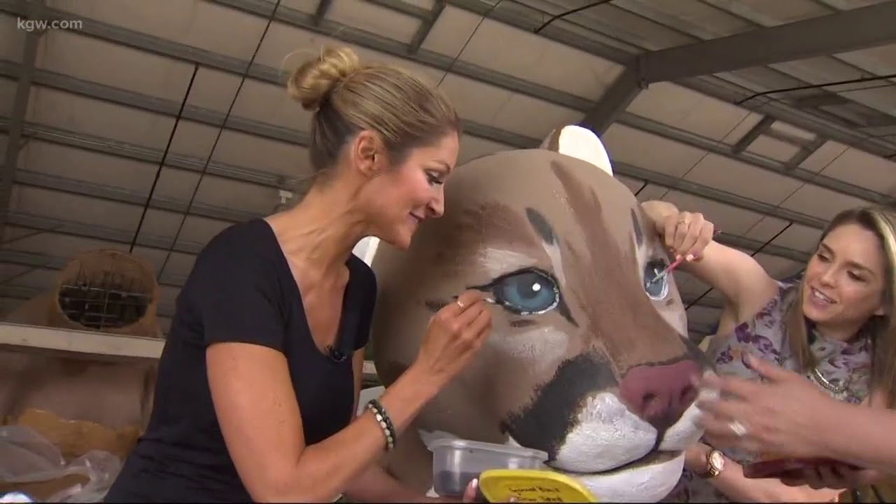 Learn to decorate a Grand Floral Parade float