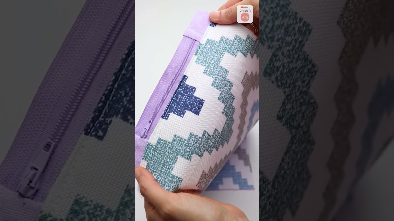 DIY Crossbody Bag Idea in a few steps #bagmaking #zipperbag #sewing #sewinghacks