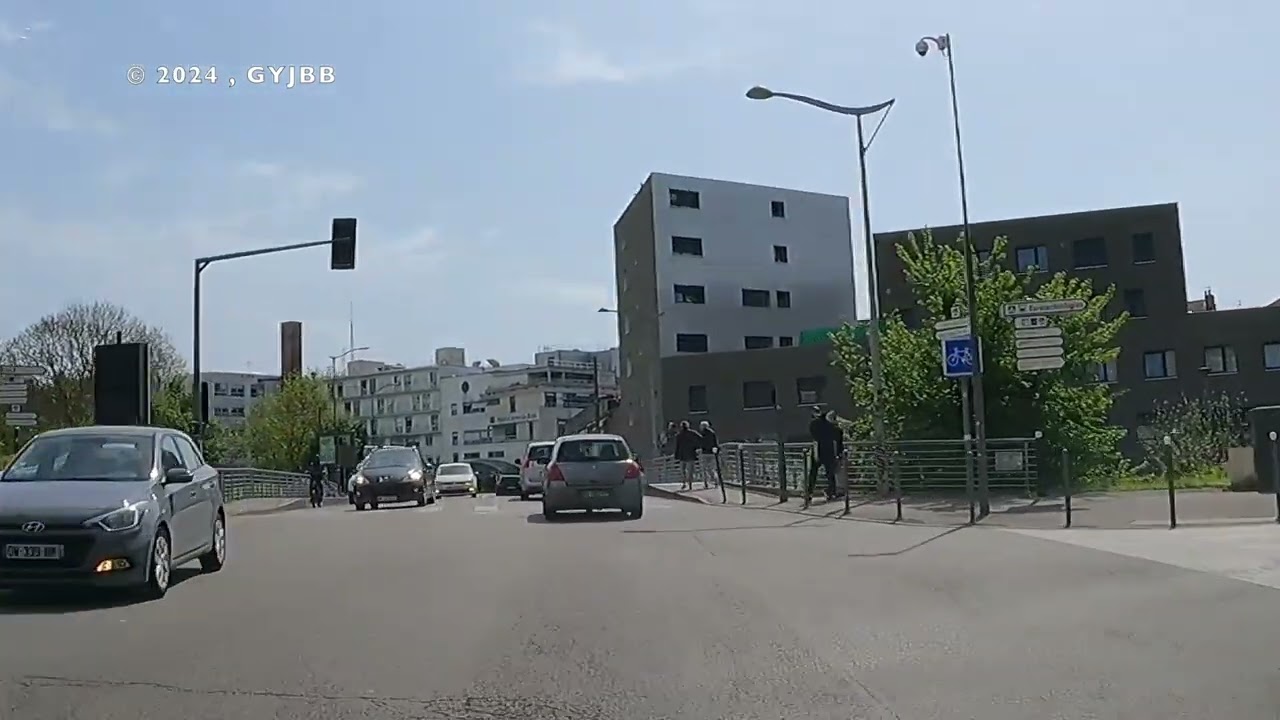 Driving tour 4K Lille from suburb to center at labour day - Un tour à Lille en voiture