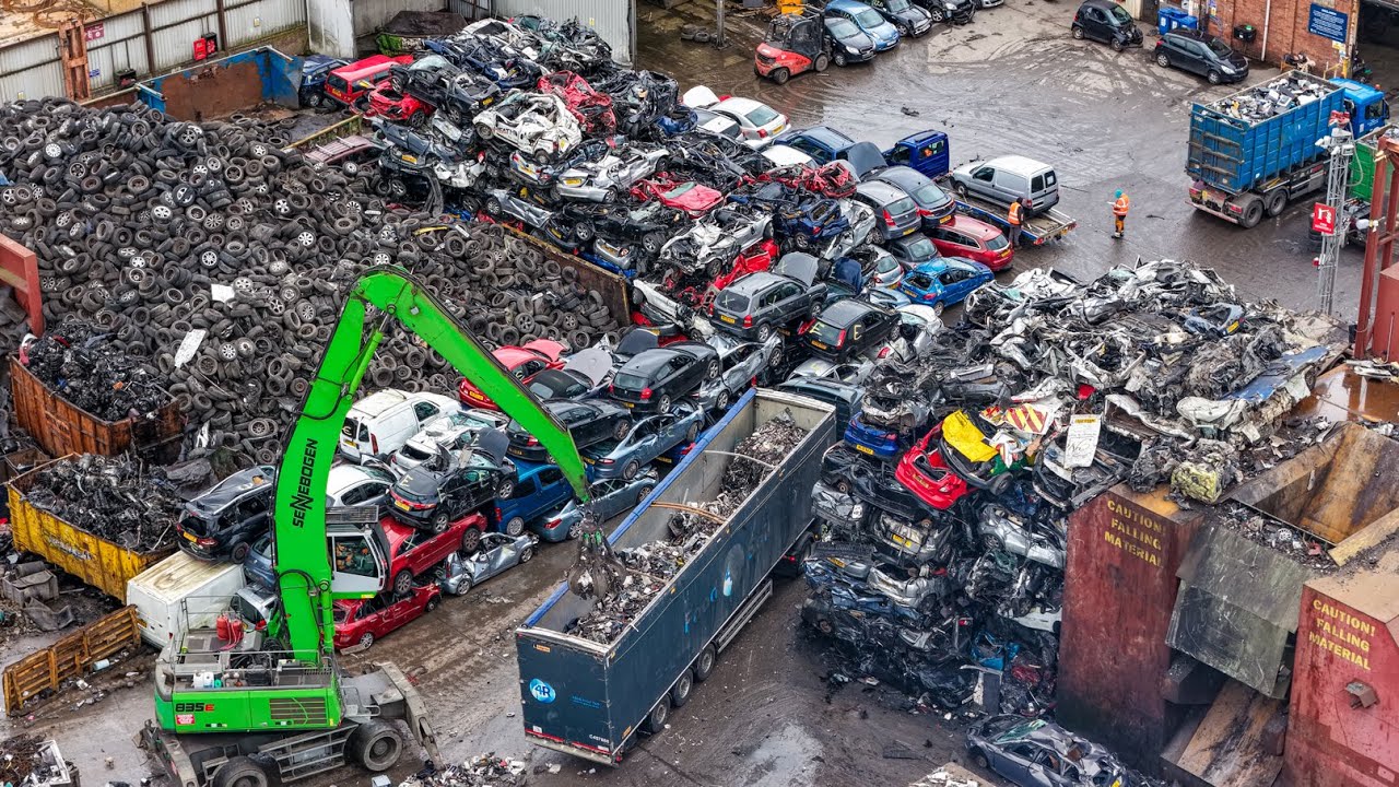 EPIC Scrapyard Action in Manchester! | Lindemann EtaRip Pre-Shredder Destroying Cars