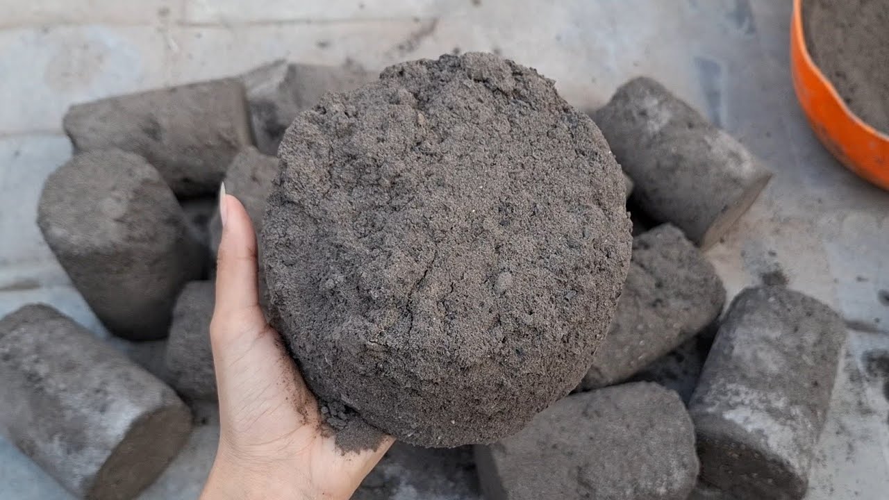 New video Black sand floor crumbling oddly satisfying