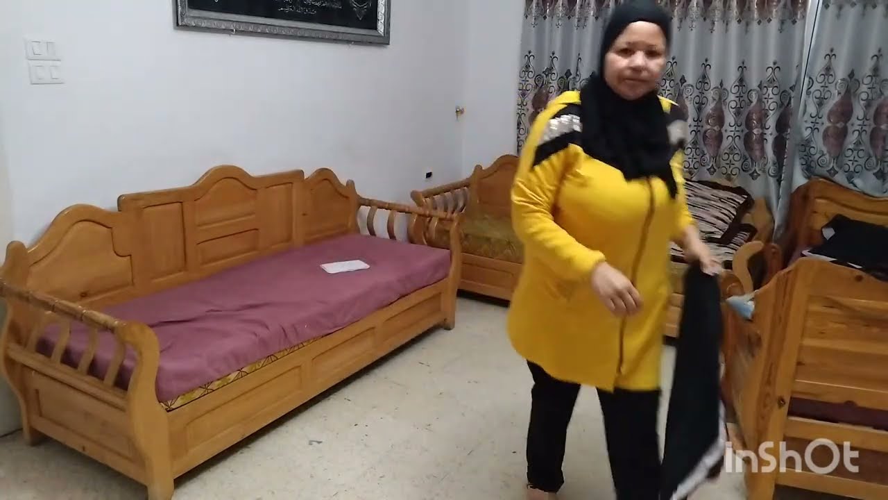 اليوم كملت تنظيف البيوت واخيرا نظفت الصالة